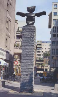 Max Ernst: Brunnenfigur vor dem Centre Pompidou in Paris